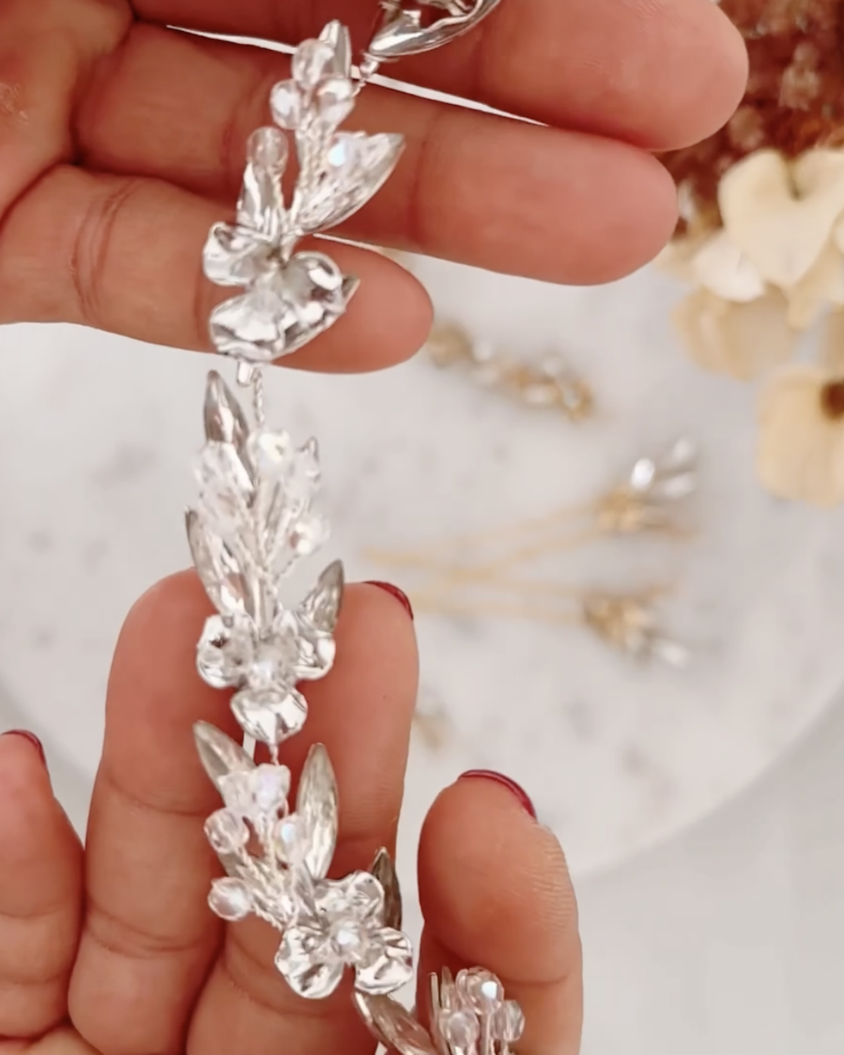 Titelbild-Video-Haarschmuck-AMELIA-Sternenauge
