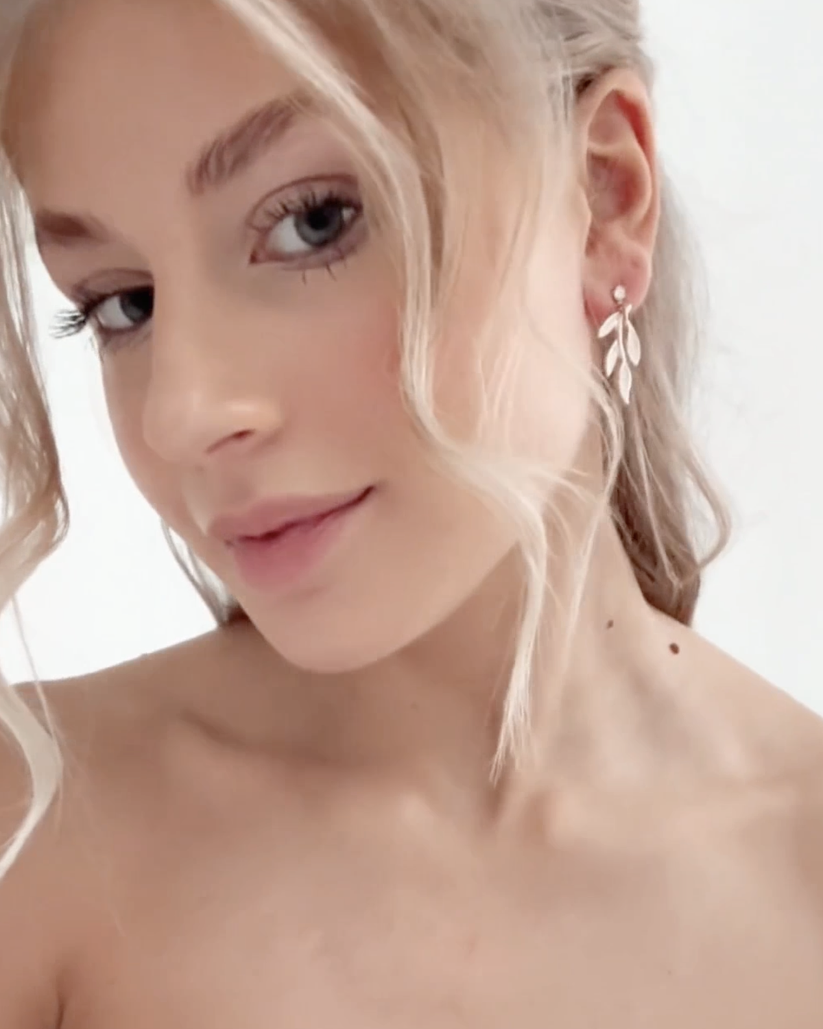 Modelvideo FIONA Ohrringe im Vintage Stil von Sternenauge