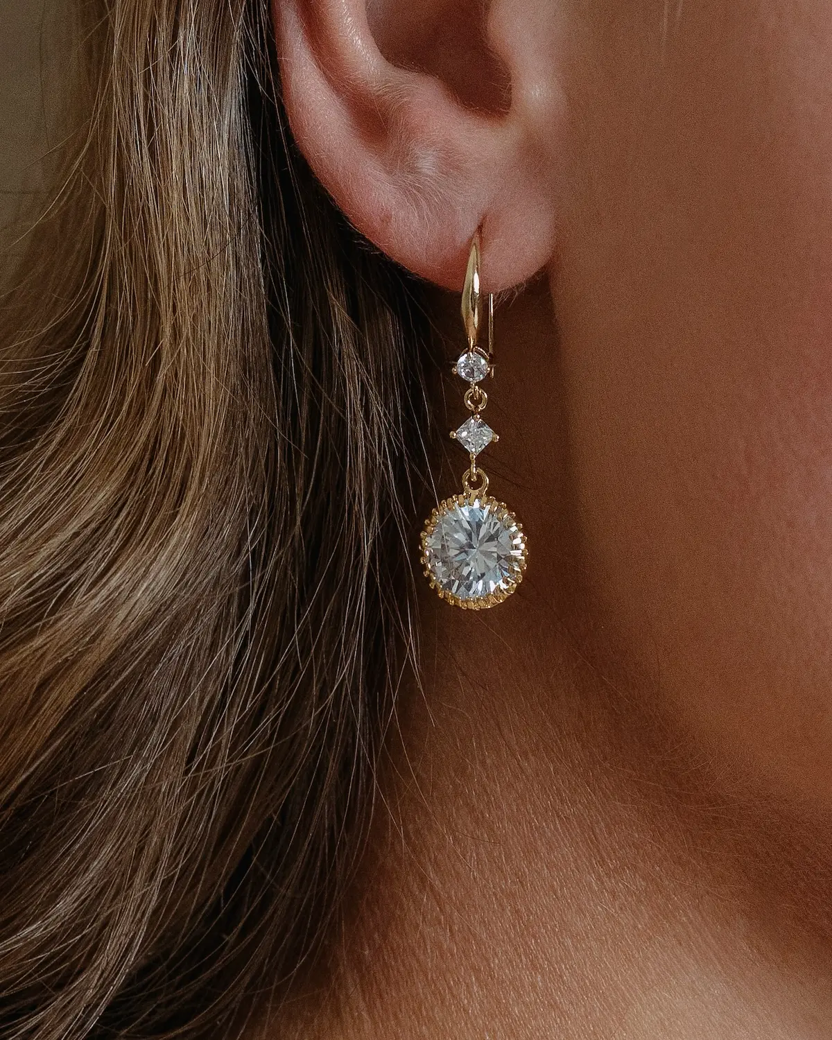 Detailansicht Zirkonia Ohrhänger AURELIA lang von Sternenauge, Brautschmuck Ohrringe von Sternenauge