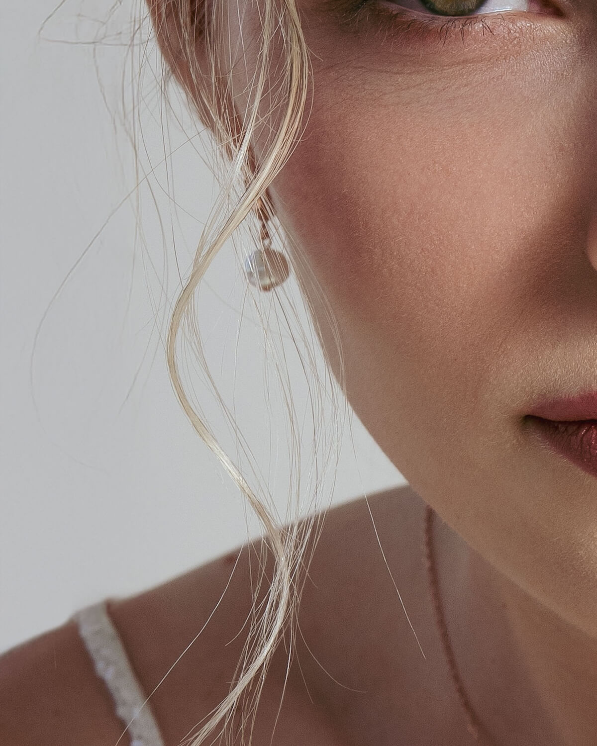 Sternenauge Perlen Creolen MERLE Detailansicht