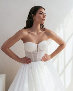 Brautkleid mit Gürtel