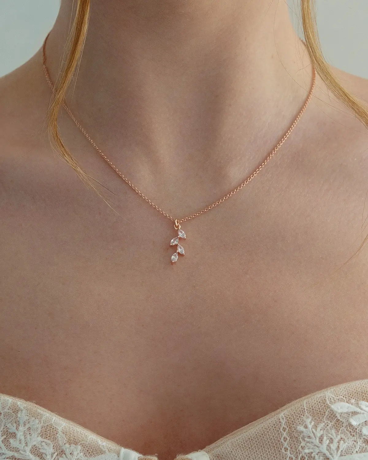 Sternenauge Filigrane Bl&auml;tter Halskette mit Zirkonia aus Sterling Silber 18K