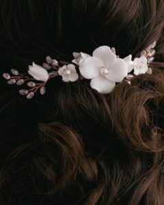 Details Braut Haarkamm ALBA in Frisur