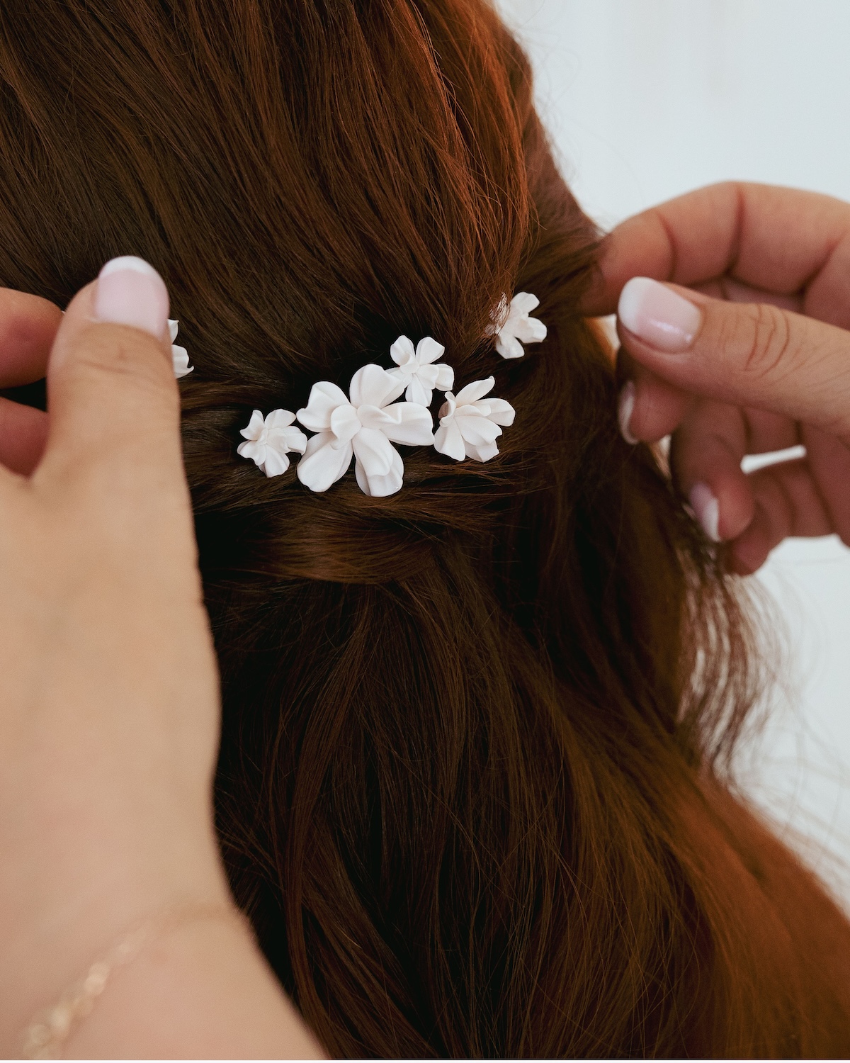 Haarnadeln mit Blumen VALERIA in Brautfrisur für die Hochzeit