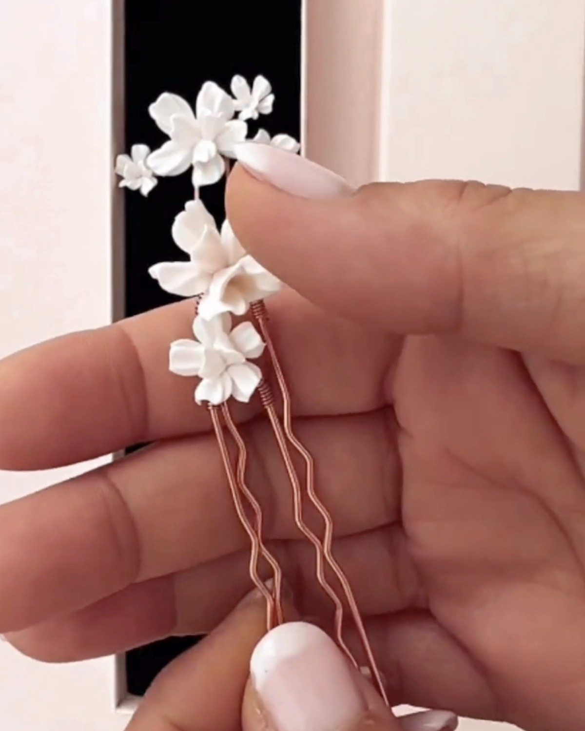 Titelbild Video VALERIA Haarnadeln mit Blumen