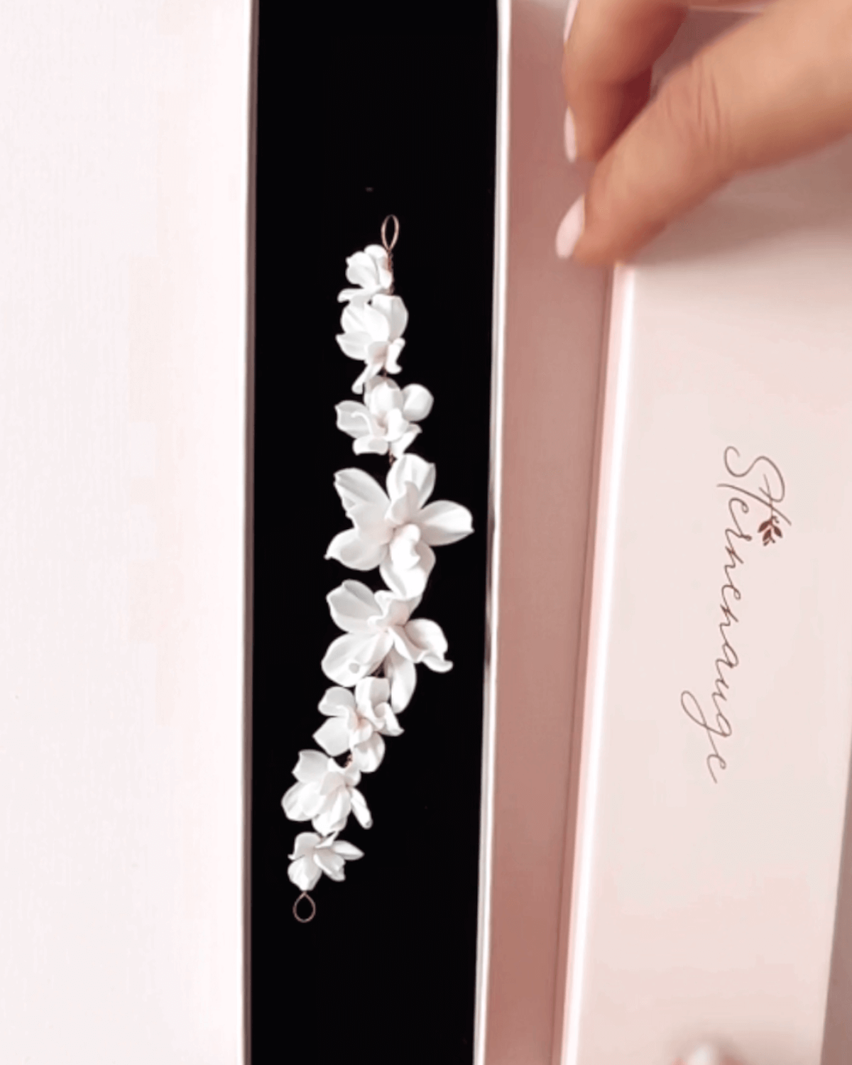 Titelbild Produktvideo Blumen Haarschmuck für die Hochzeit VALERIA von Sternenauge