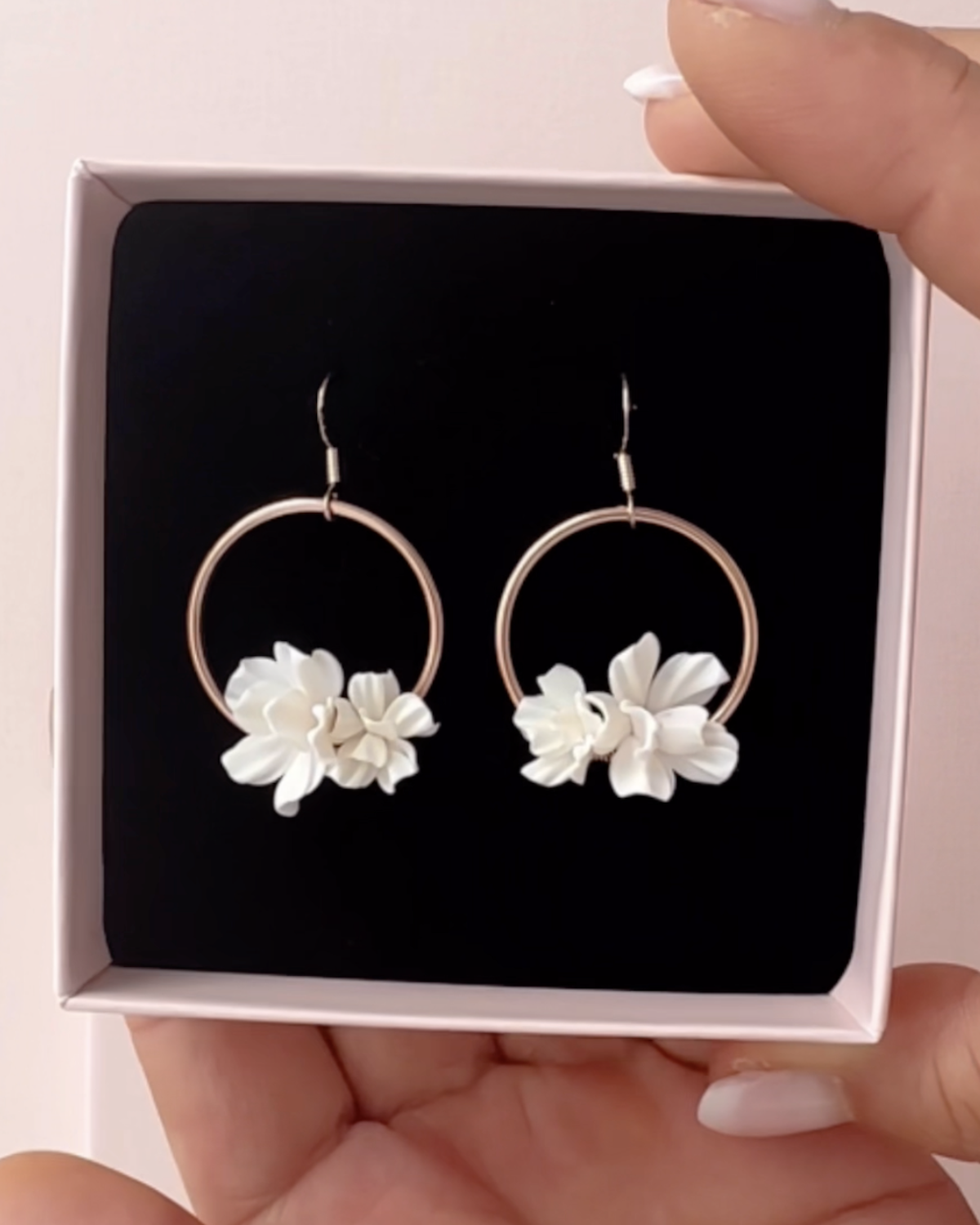 Florale Ohrringe VALERIA Titelbild Video Sternenauge