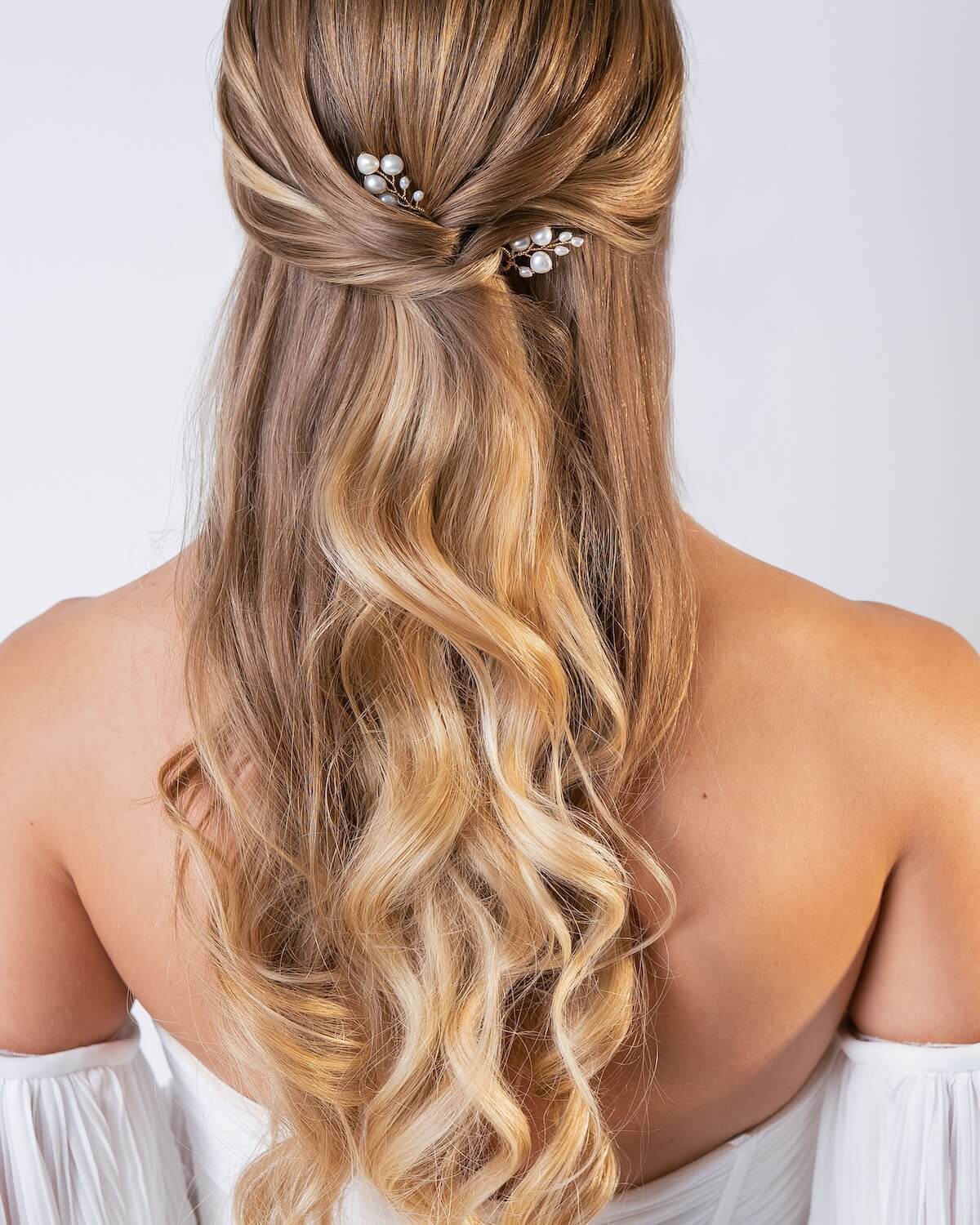 Braut mit Perlen Haarspangen LEONIE in Goldfarbe von Sternenauge