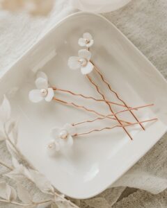 Haarnadel-Set-EMILIA-mit-Blumen-und-Perlen-Sternenauge