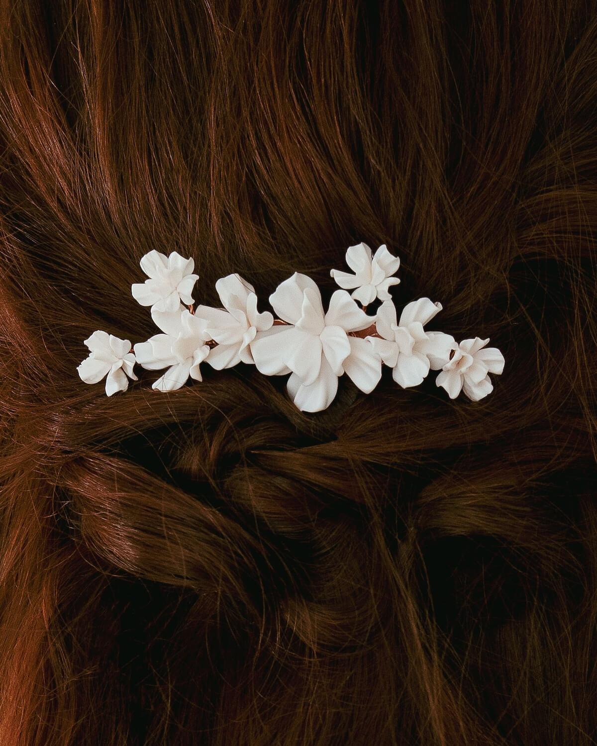 Sternenauge Blumen Haarkamm VALERIA Detail in Brautfrisur