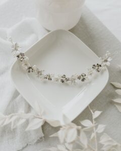 Blumen-Haarschmuck-EBBIE-Flatlay-Sternenauge