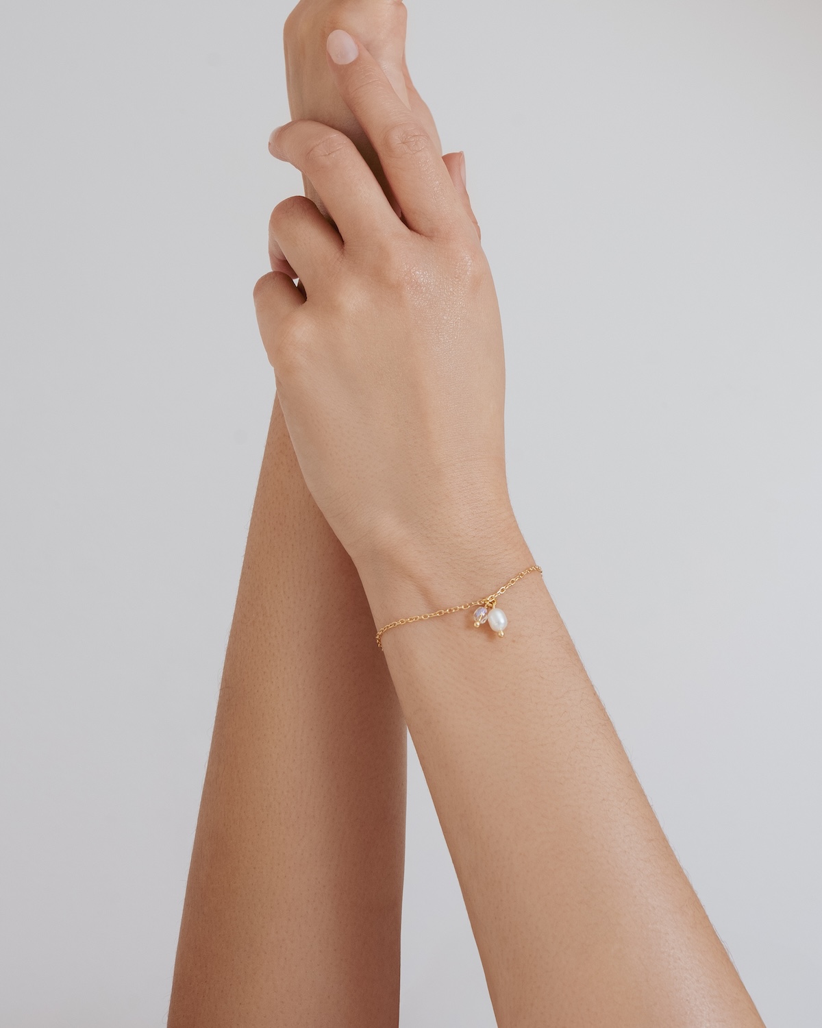 Kristall Perlen Armband ALEXIS am Handgelenk