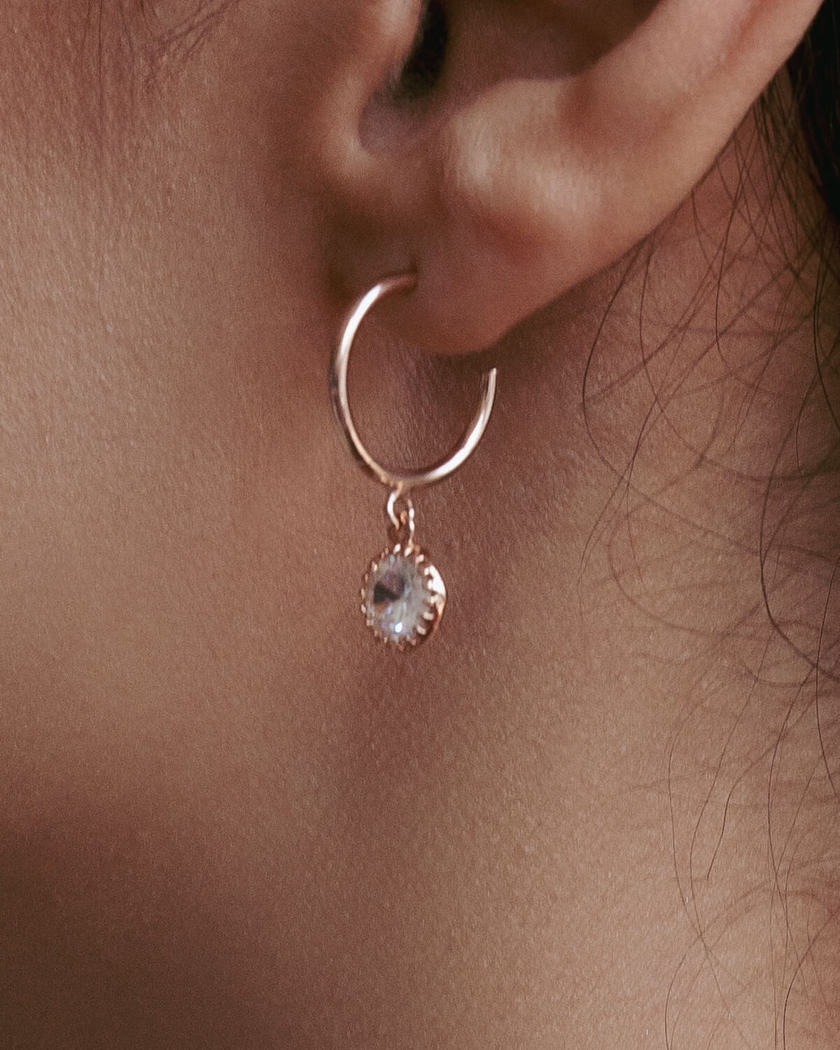 Sternenauge Detailfoto von Croelen Steckern STELLA mit Zirkonia Anh&auml;nger