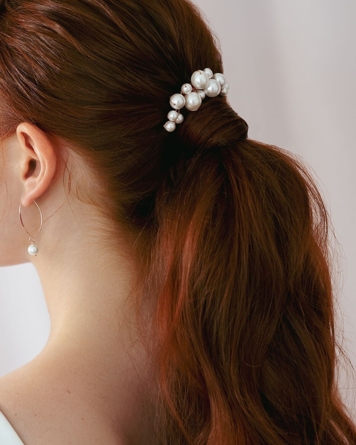 Perlen Haarschmuck Haarkamm ANNOUK in Brautfrisur Sternenauge