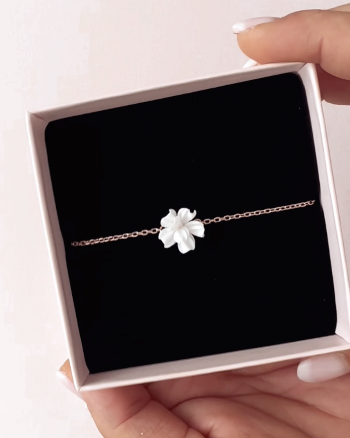 Titelbild Produktvideo Armband Blume VALERIA Sternenauge