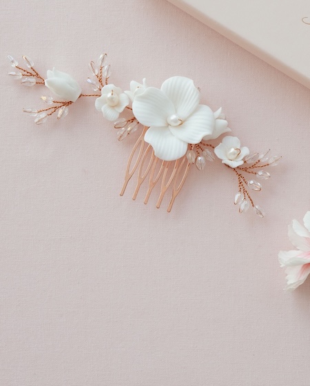 Haarschmuck mit Blumen von Brautschmuck Online-Shop Sternenauge