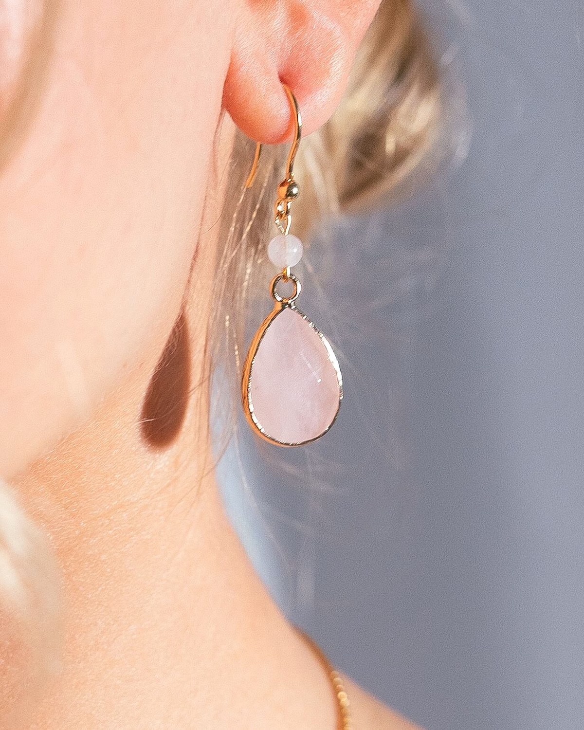 Sternenauge lange Rosenquarz Ohrringe AMY Detailfoto
