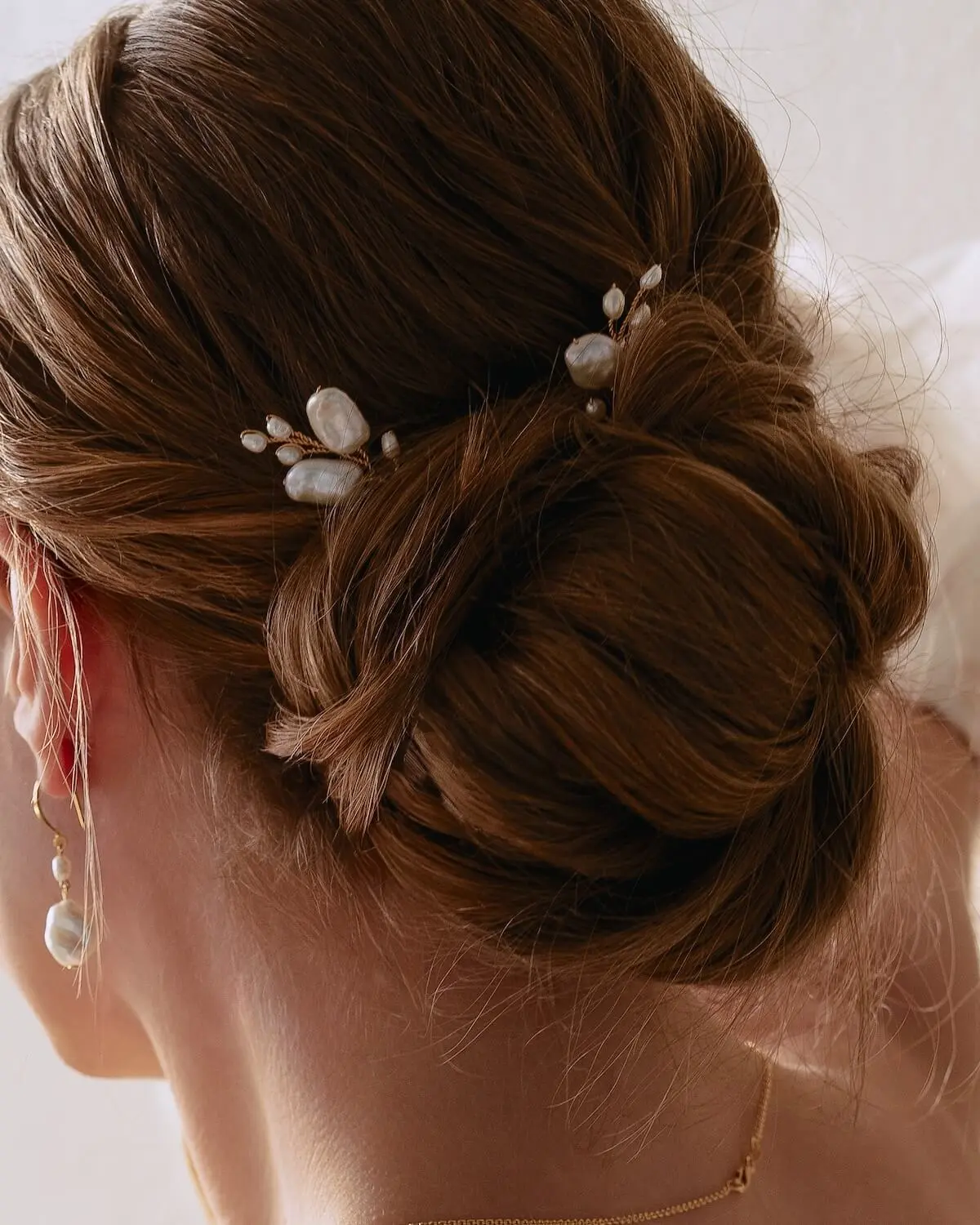 Sternenauge Detailansicht FREYA Haarnadeln mit S&uuml;&szlig;wasserperlen und Keshi Perlen