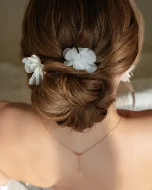 Sternenauge Tüllstoffblüten Haarnadeln CARRY in Brautfrisur