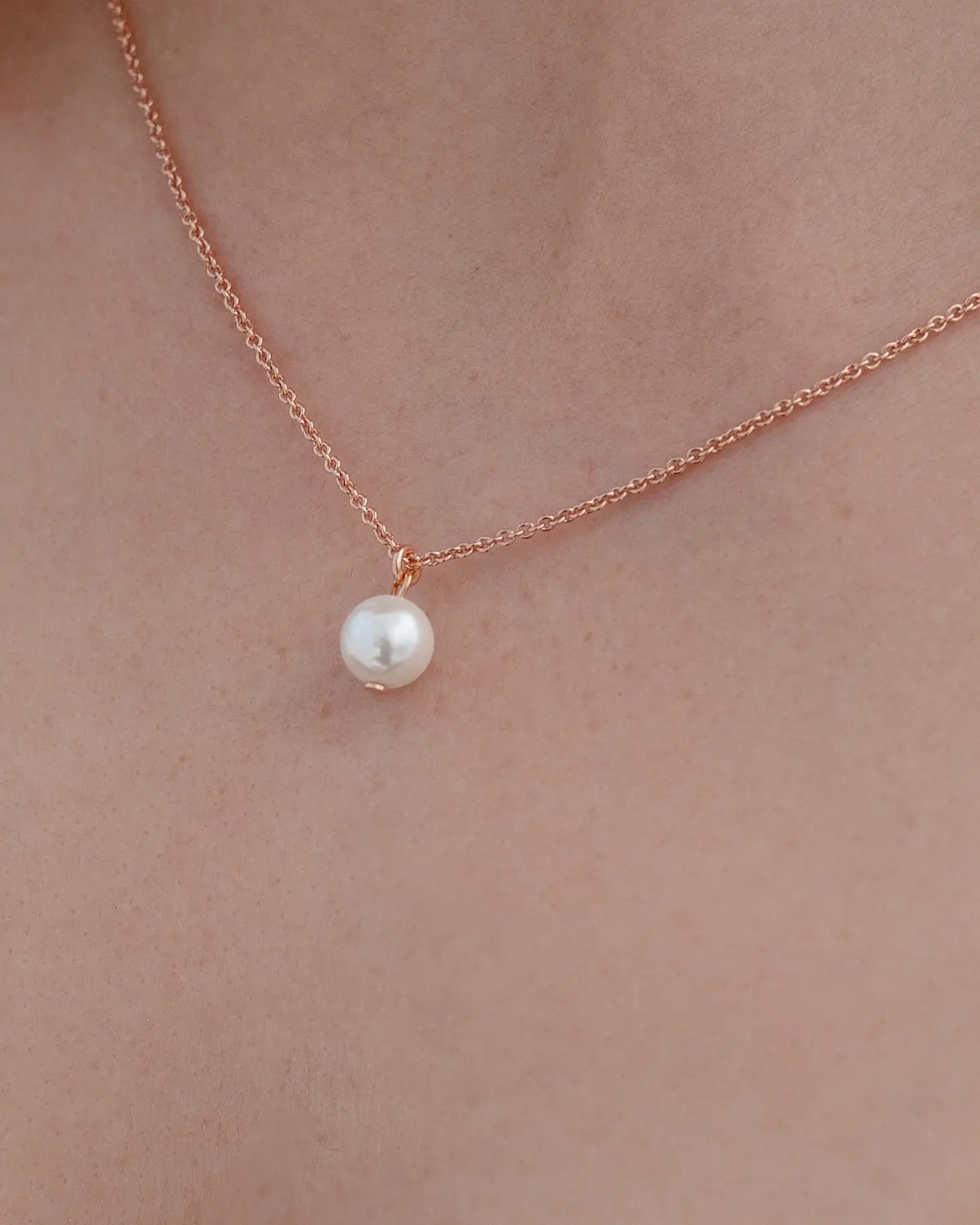 Detailfoto ANNOUK Perlen-Halskette mit Muschelperle aus 925 Sterling Silber aus der Sternenauge Manufaktur
