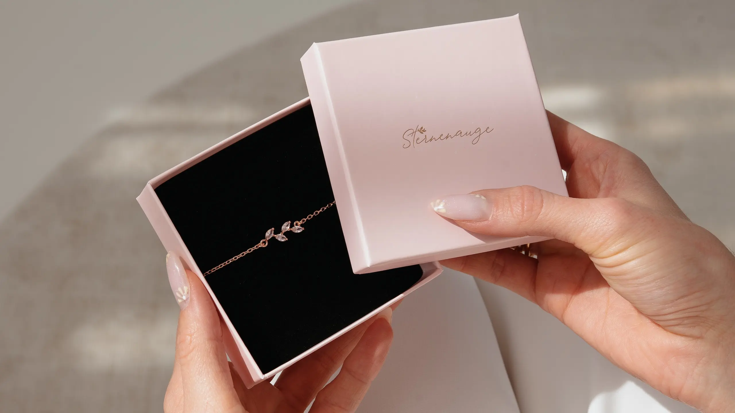 Filigranes Zirkonia-Armband in eleganter Schmuckbox, Sternenauge Armbänder für die Hochzeit