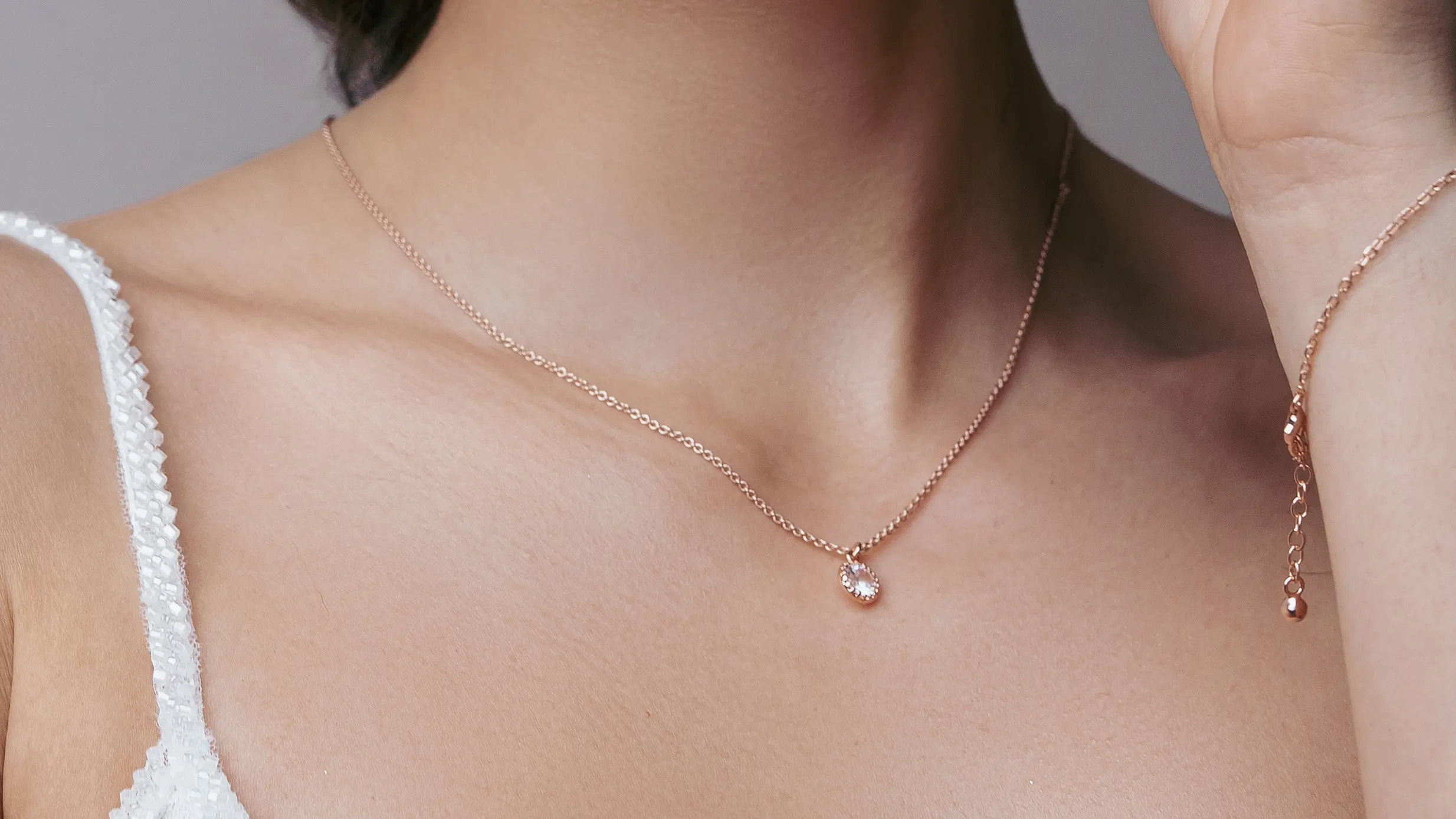 Zirkonia Halskette STELLA mit rundem Anhänger, 925 Sterling Silber Halsschmuck von Sternenauge