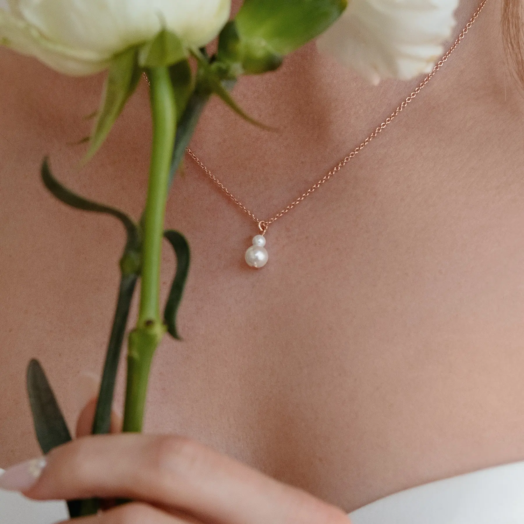 Filigrane Halskette mit Muschelperlen-Anhänger aus 925 Sterling Silber, handgefertigt von Sternenauge als Schmuck für die Hochzeit