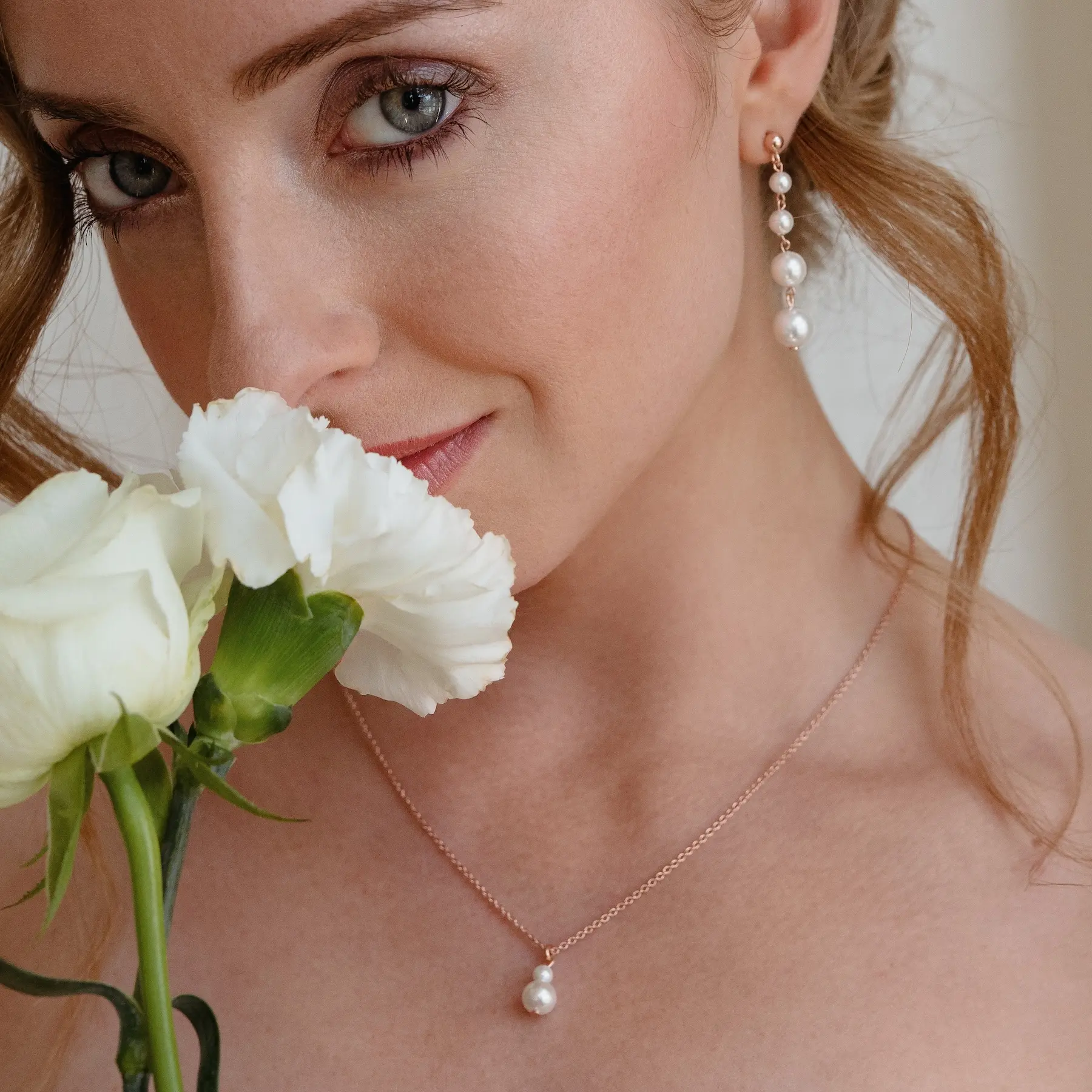 Elegantes Brautschmuck-Set mit Muschelkernperlen aus einer Manufaktur