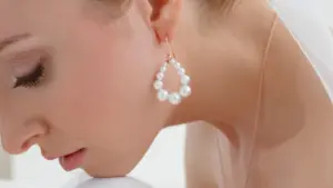 Eleganter Brautschmuck von Sternenauge mit Muschelkernperlen, Ohrringe für moderne Bräute